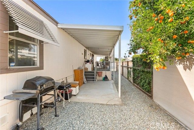 530 W Devonshire Avenue 37, Hemet, CA 92543