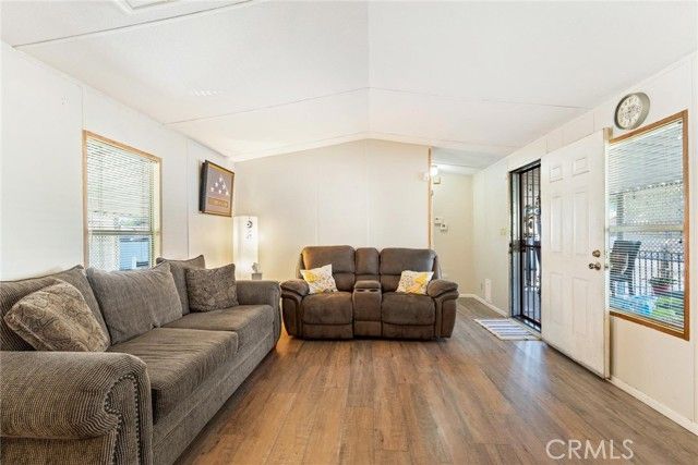 530 W Devonshire Avenue 37, Hemet, CA 92543