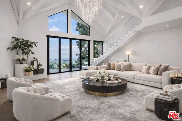 2021 Davies Way, Los Angeles, CA 90046