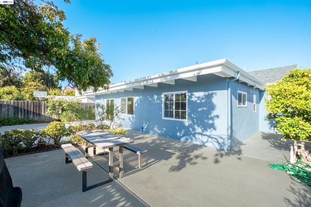 15079 Costela St, San Leandro, CA 94579