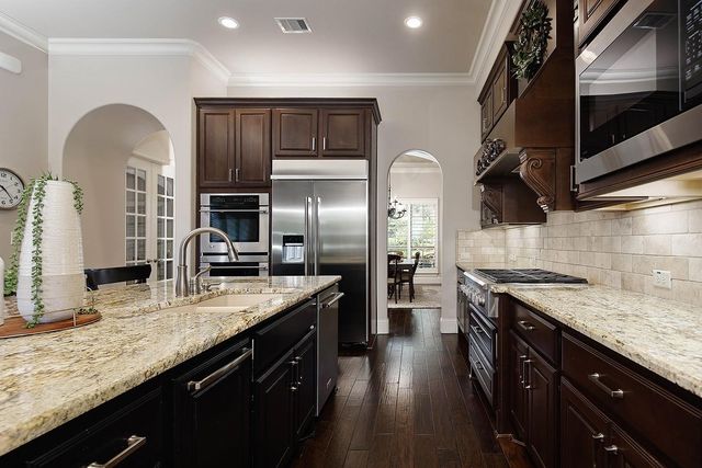 70 Lake Voyageur Drive, The Woodlands, TX 77389