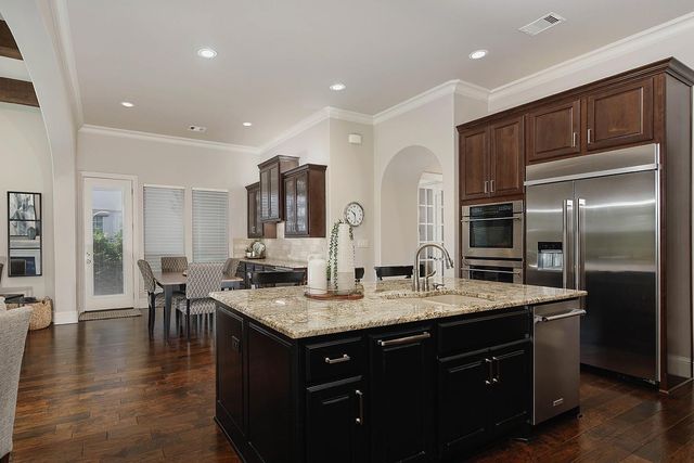 70 Lake Voyageur Drive, The Woodlands, TX 77389