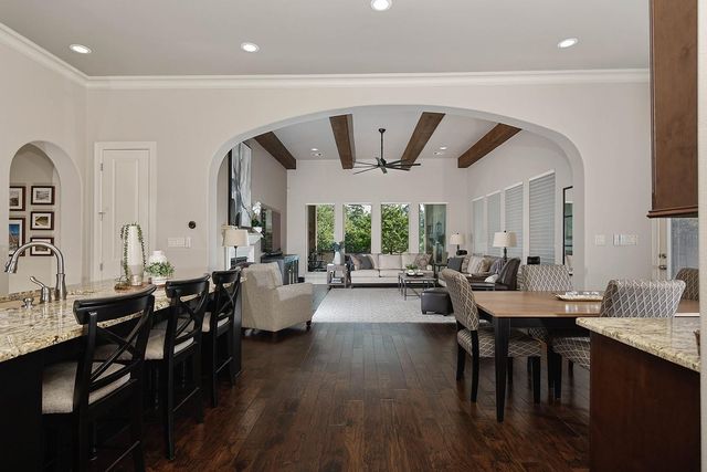 70 Lake Voyageur Drive, The Woodlands, TX 77389