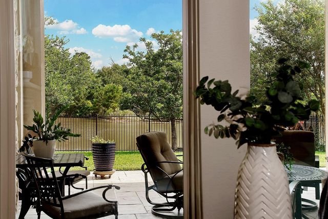 70 Lake Voyageur Drive, The Woodlands, TX 77389