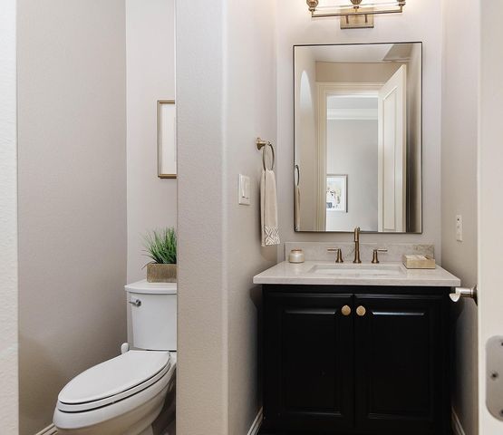 70 Lake Voyageur Drive, The Woodlands, TX 77389