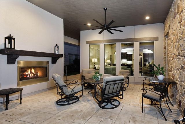 70 Lake Voyageur Drive, The Woodlands, TX 77389