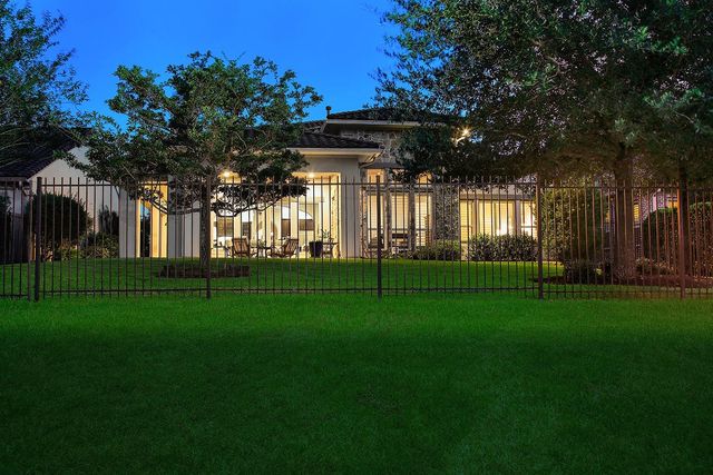 70 Lake Voyageur Drive, The Woodlands, TX 77389
