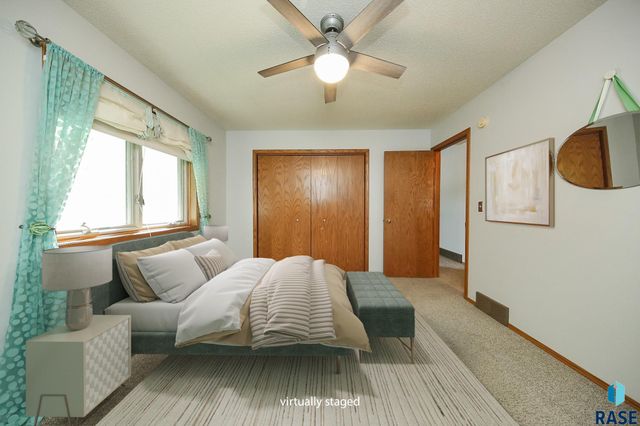 4409 E 36th St Street, Sioux Falls, SD 57103