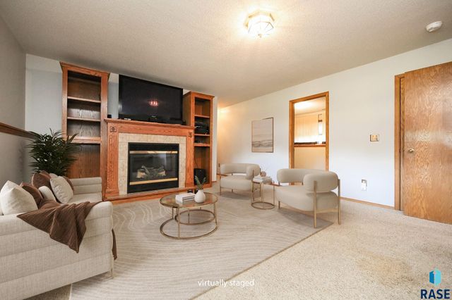 4409 E 36th St Street, Sioux Falls, SD 57103