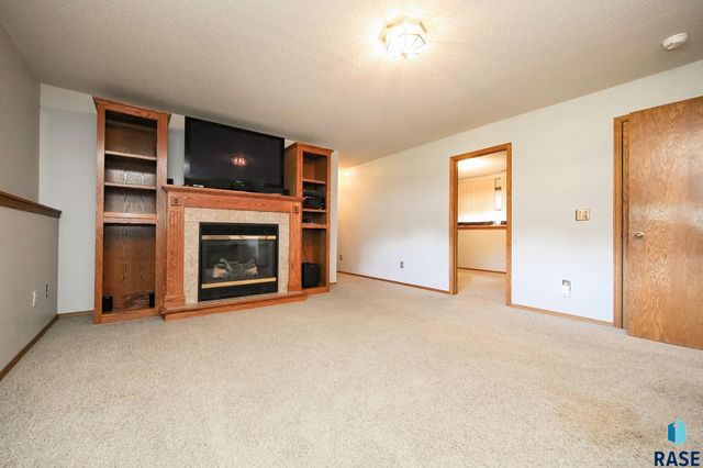 4409 E 36th St Street, Sioux Falls, SD 57103