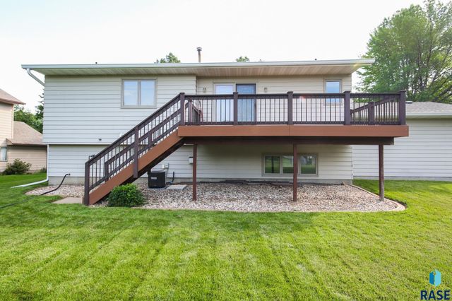 4409 E 36th St Street, Sioux Falls, SD 57103