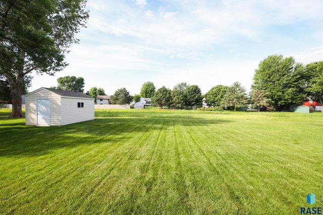 4409 E 36th St Street, Sioux Falls, SD 57103