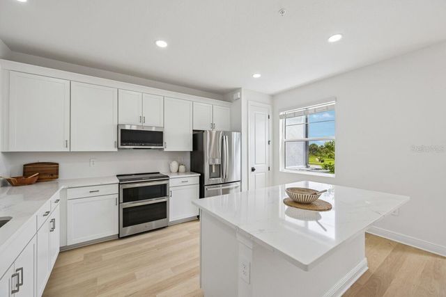17712 BROADLEAF LOOP, Venice, FL 34293