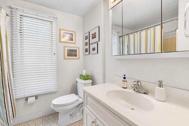 17 Pinebrook Ln 3, Easton, MA 02375