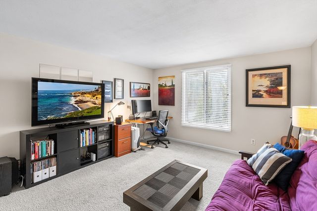 17 Pinebrook Ln 3, Easton, MA 02375