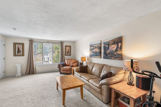 17 Pinebrook Ln 3, Easton, MA 02375