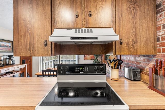 17 Pinebrook Ln 3, Easton, MA 02375