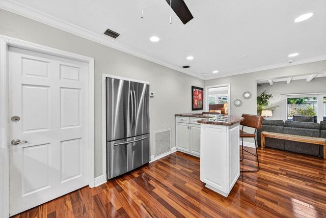 2081 NE 25th Street, Lighthouse Point, FL 33064