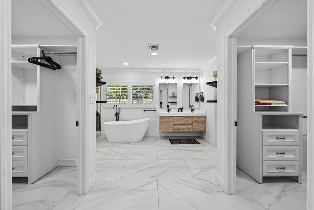 2081 NE 25th Street, Lighthouse Point, FL 33064