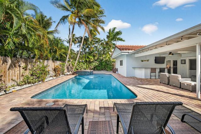 2081 NE 25th Street, Lighthouse Point, FL 33064