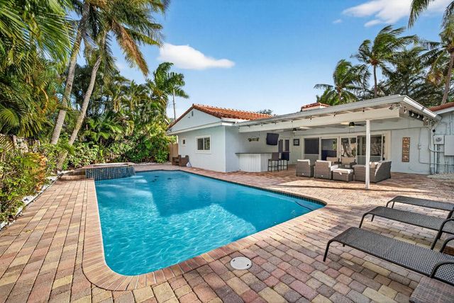 2081 NE 25th Street, Lighthouse Point, FL 33064