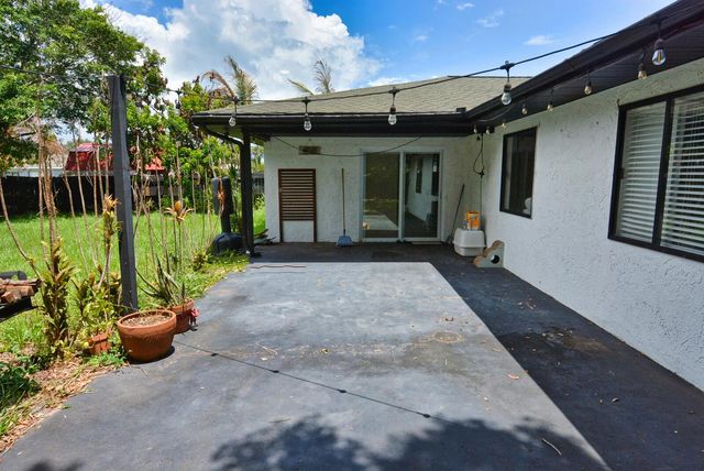 2117 SE East Dunbrooke Circle, Port St. Lucie, FL 34952