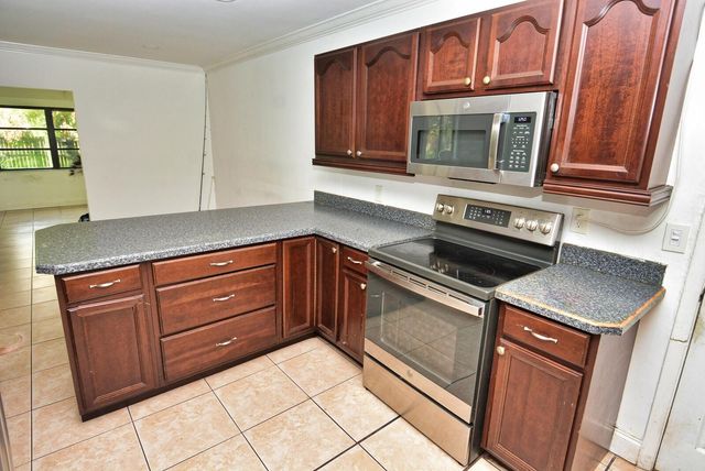 2117 SE East Dunbrooke Circle, Port St. Lucie, FL 34952