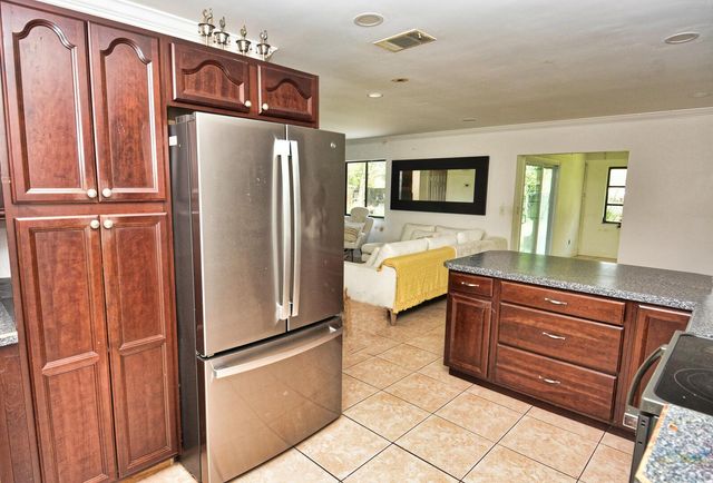 2117 SE East Dunbrooke Circle, Port St. Lucie, FL 34952