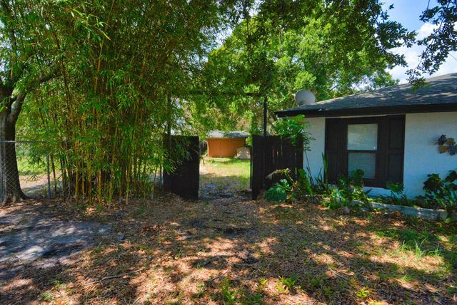 2117 SE East Dunbrooke Circle, Port St. Lucie, FL 34952