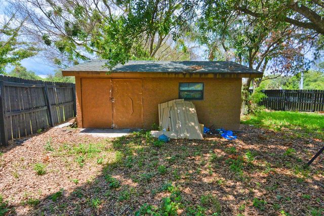 2117 SE East Dunbrooke Circle, Port St. Lucie, FL 34952
