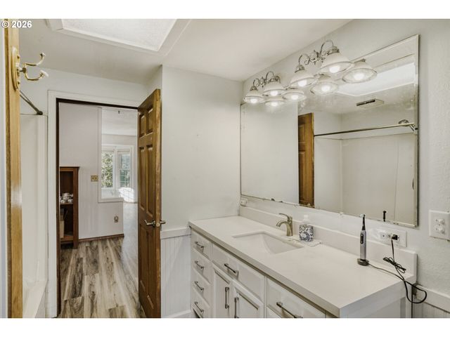 2280 EVERGREEN Ave Ne, Salem, OR 97301