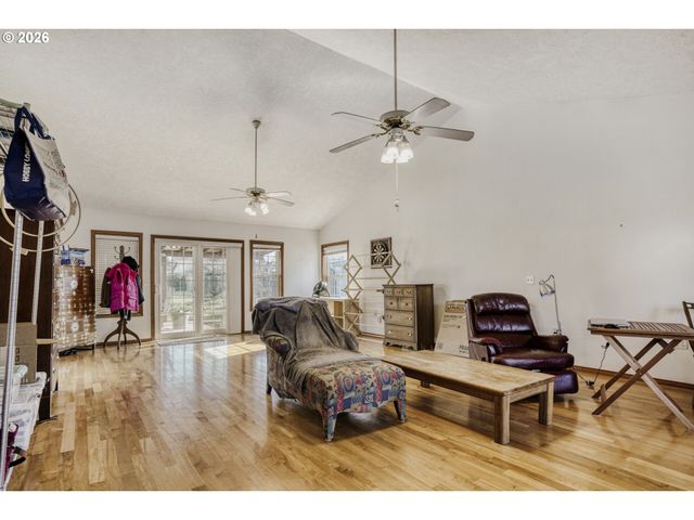 2280 EVERGREEN Ave Ne, Salem, OR 97301