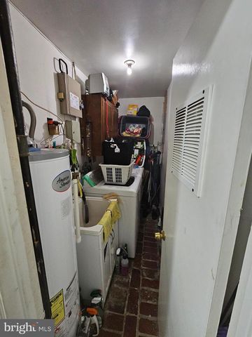 6405 WOODLAND RD, Suitland, MD 20746