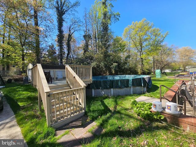 6405 WOODLAND RD, Suitland, MD 20746