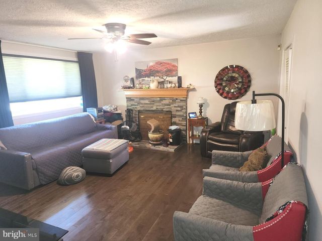 6405 WOODLAND RD, Suitland, MD 20746