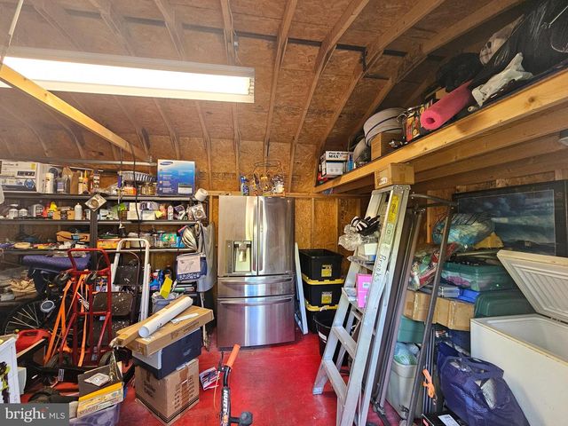 6405 WOODLAND RD, Suitland, MD 20746