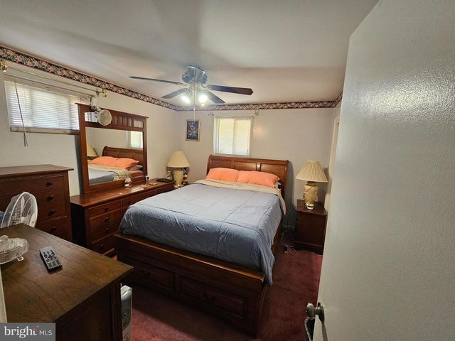 6405 WOODLAND RD, Suitland, MD 20746