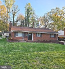 6405 WOODLAND RD, Suitland, MD 20746