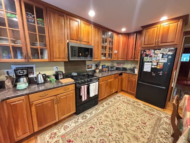 90 Central St, Somerville, MA 02143
