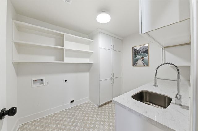 2210 Wakefield Drive, Houston, TX 77018