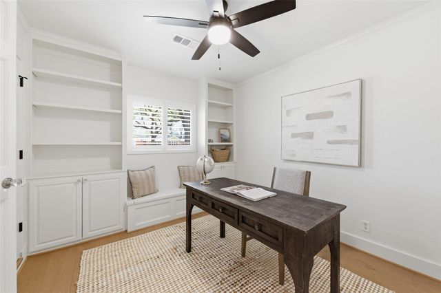 2210 Wakefield Drive, Houston, TX 77018