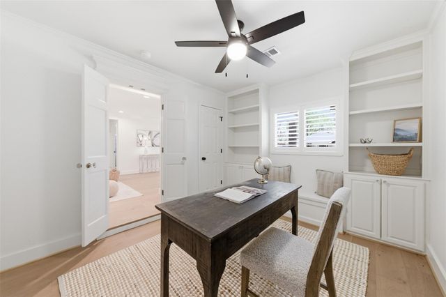 2210 Wakefield Drive, Houston, TX 77018