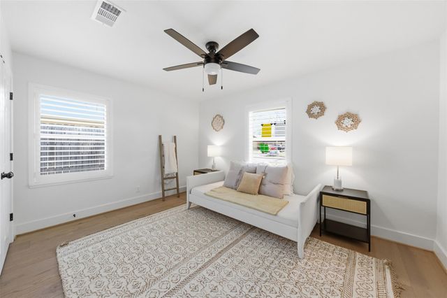 2210 Wakefield Drive, Houston, TX 77018