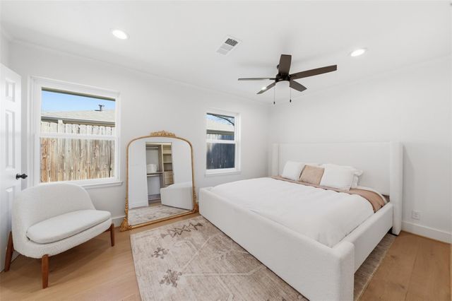 2210 Wakefield Drive, Houston, TX 77018