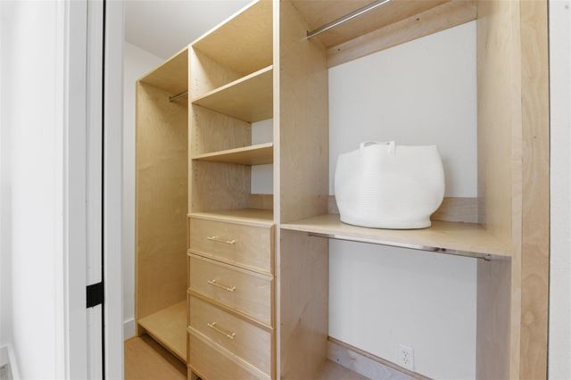 2210 Wakefield Drive, Houston, TX 77018