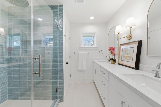 2210 Wakefield Drive, Houston, TX 77018