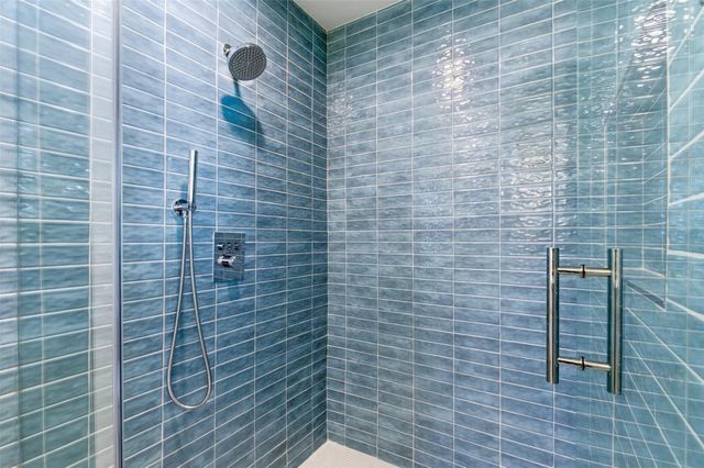 2210 Wakefield Drive, Houston, TX 77018