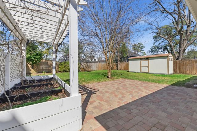 2210 Wakefield Drive, Houston, TX 77018