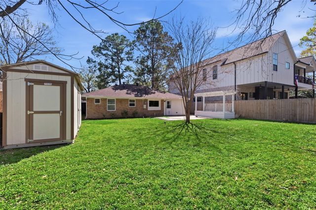 2210 Wakefield Drive, Houston, TX 77018