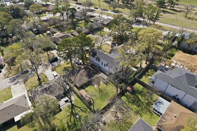 2210 Wakefield Drive, Houston, TX 77018